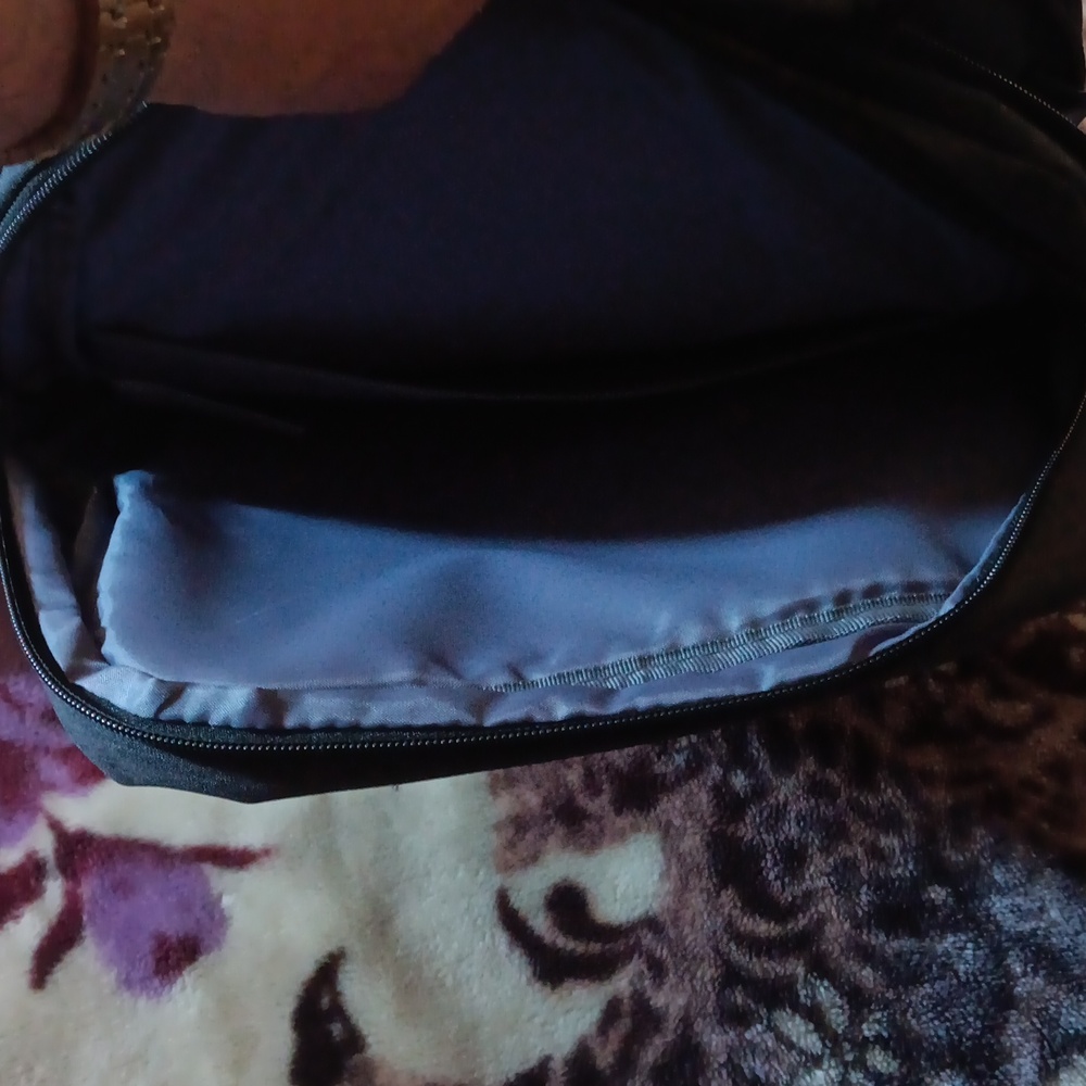 Backpack - Picture 3 of 4